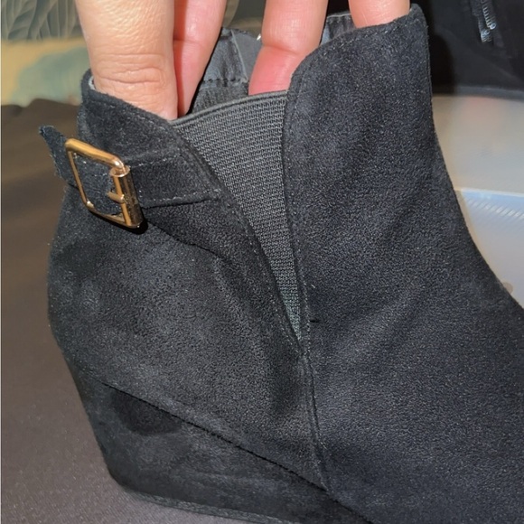 Women's Black Ankle Booties Low Wedge Heels Boot - Picture 8 of 10